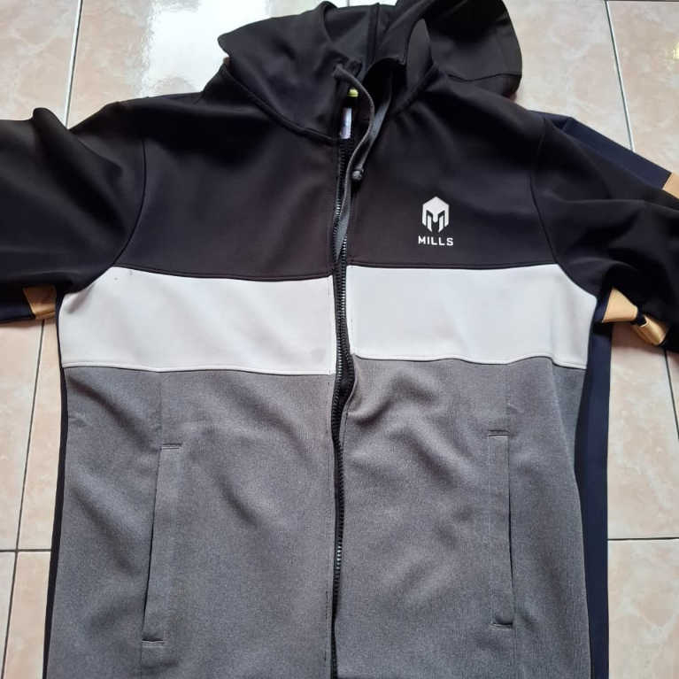 Jaket Mills