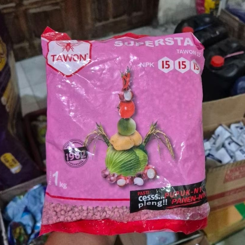 Pupuk NPK Tawon 15-15-15. 1kg.