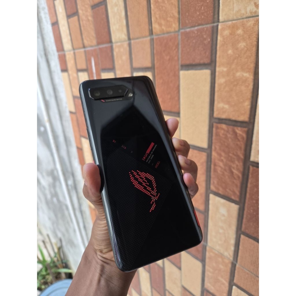 Rog Phone 5 12GB 256GB Mantap Ngagame rata kanan
