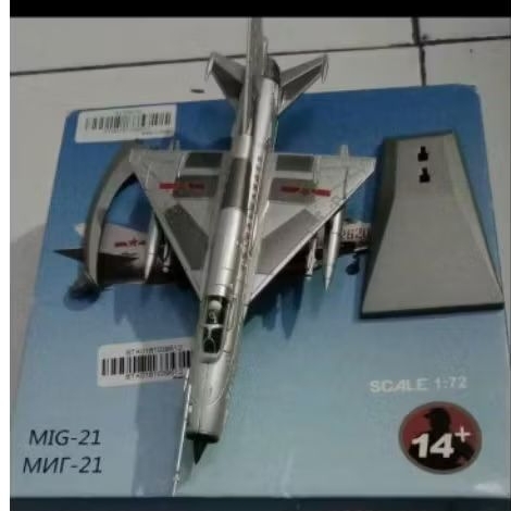 model kit pesawat Mig-21 (1:72)