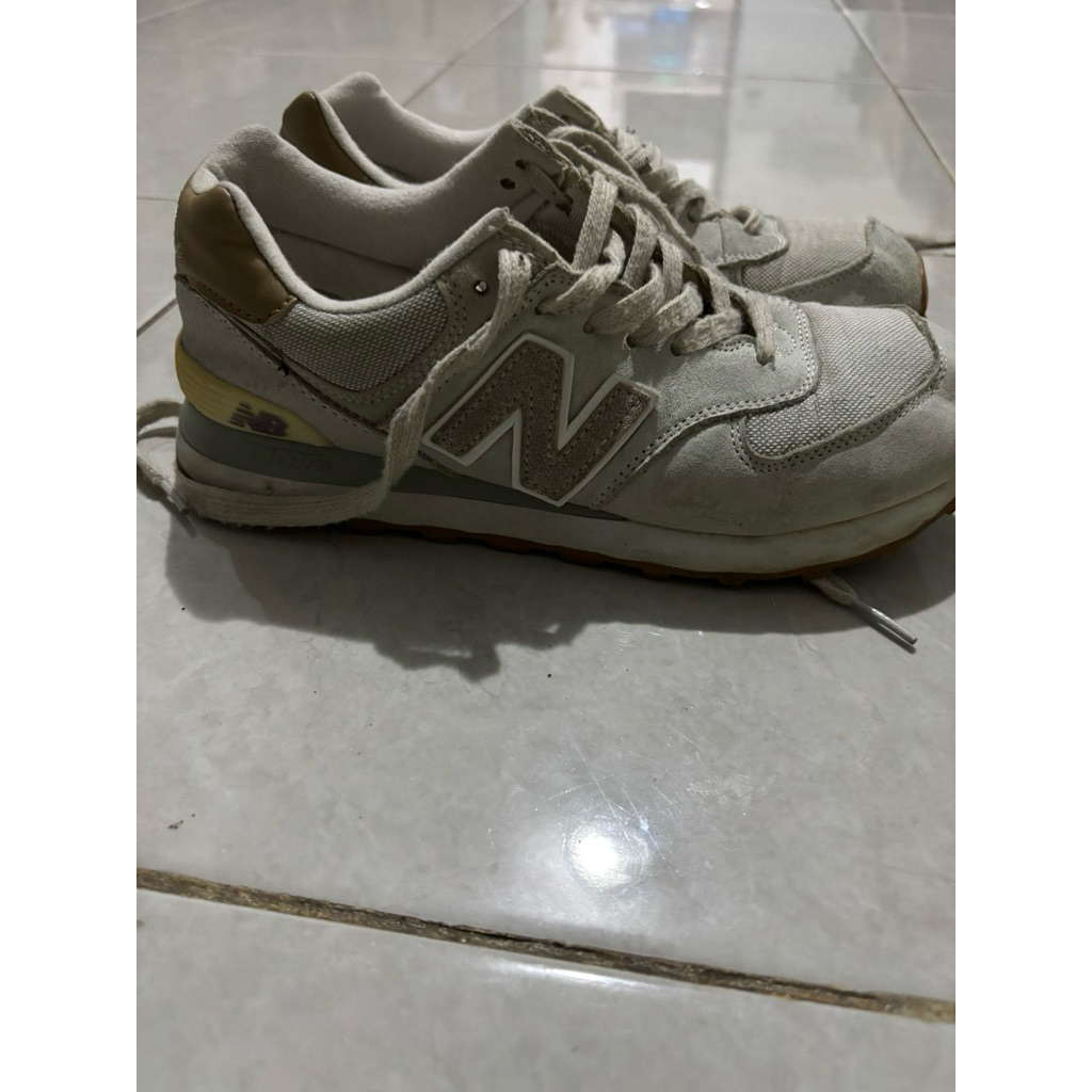 New Balance 574 Preloved