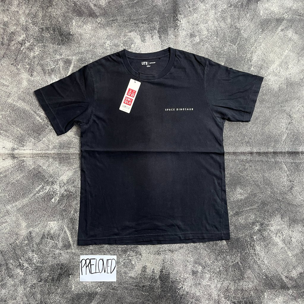 Tshirt Uniqlo UT x Ultraman Space Dinosaur Kaos Hitam ukuran L