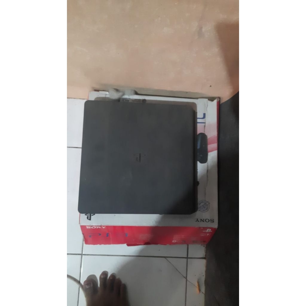PS4 slim hen  1 tb