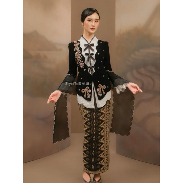 Sewa Kebaya Ivory Studio RTW || Bentala Swara | Karimun Saujana Kebaya in Black