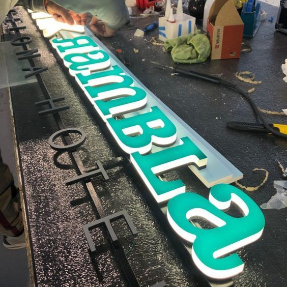 Reklame Semarang O89.562.3533.g74 (signage, letter sign, pylon sign, neon box)