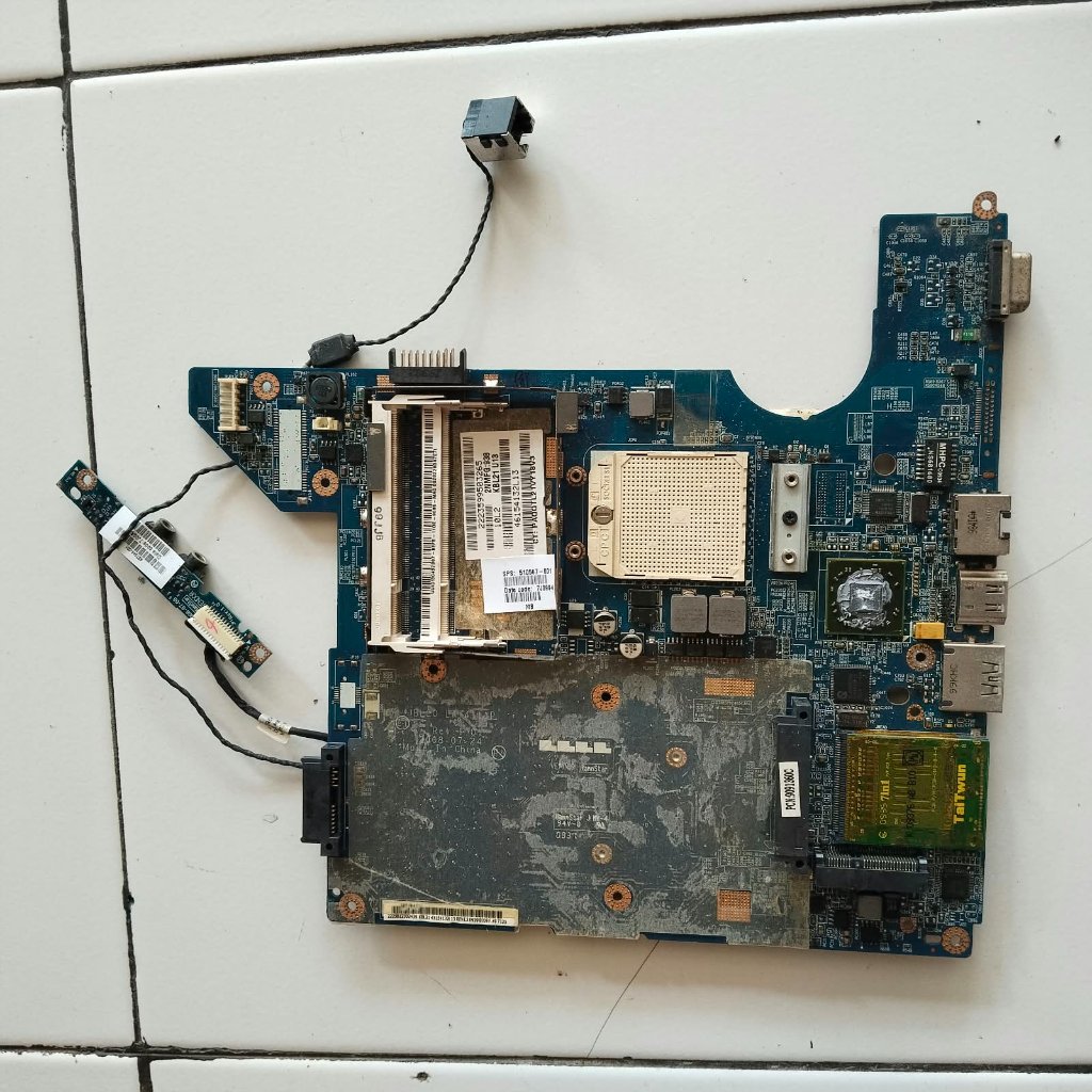 Motherboard mainboard mobo laptop Compaq Presario CQ40 Kondisi Mati Total
