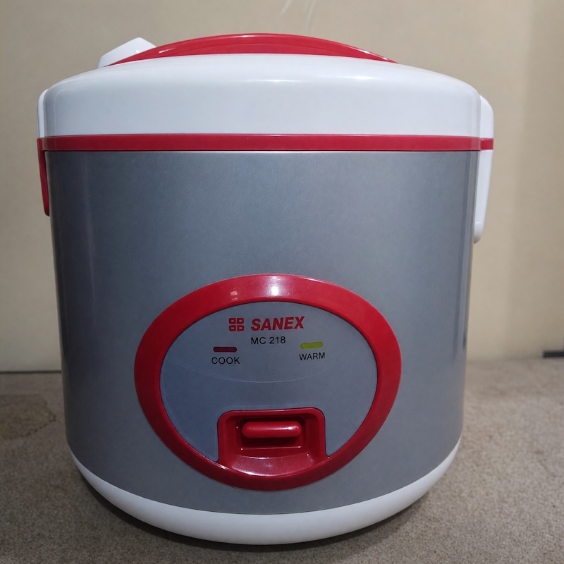 Penanak Nasi Magic Com Rice Cooker Sanex MC-258 1,8 Liter Bekas