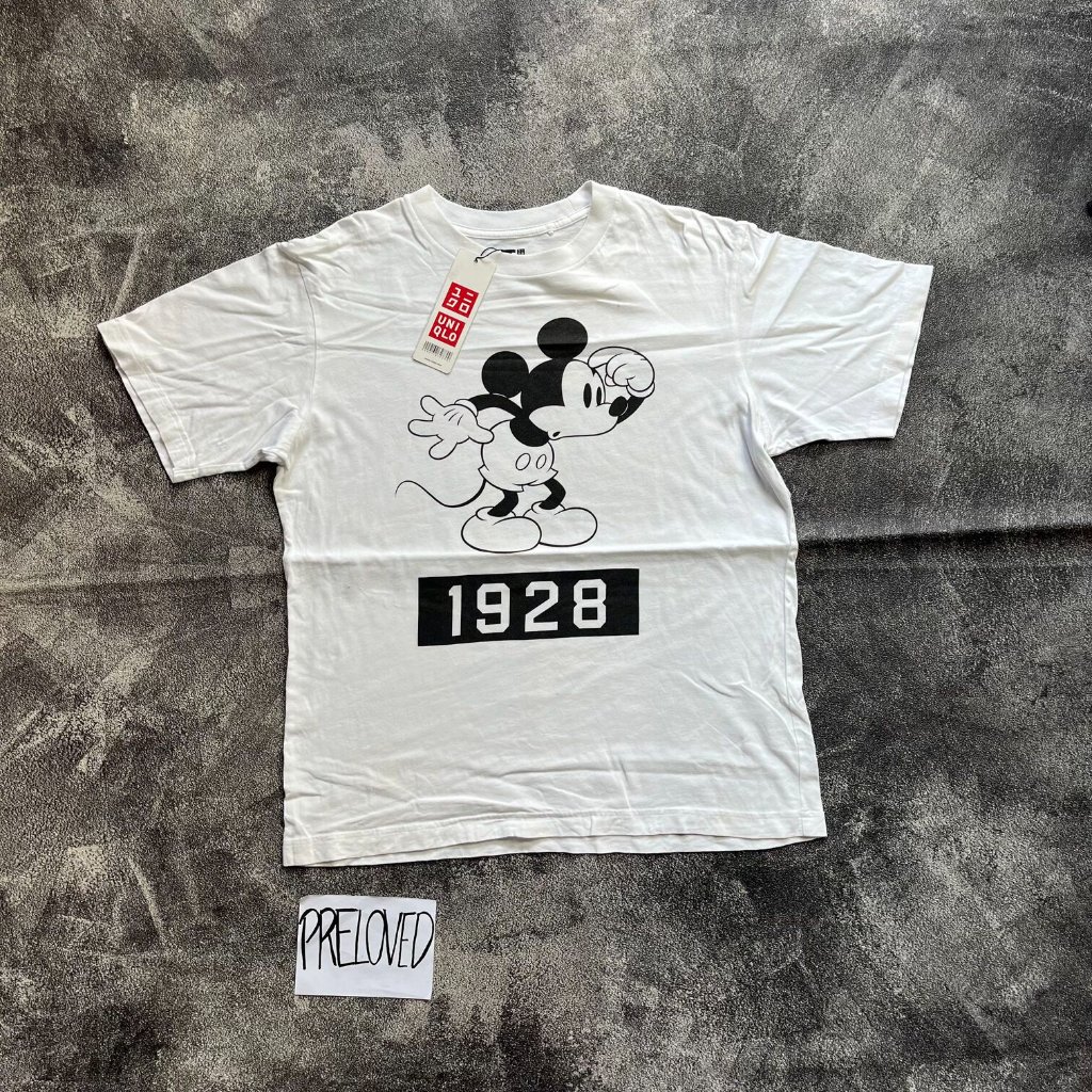 Tshirt Uniqlo UT x Disney Mickey Mouse Kaos Putih ukuran M
