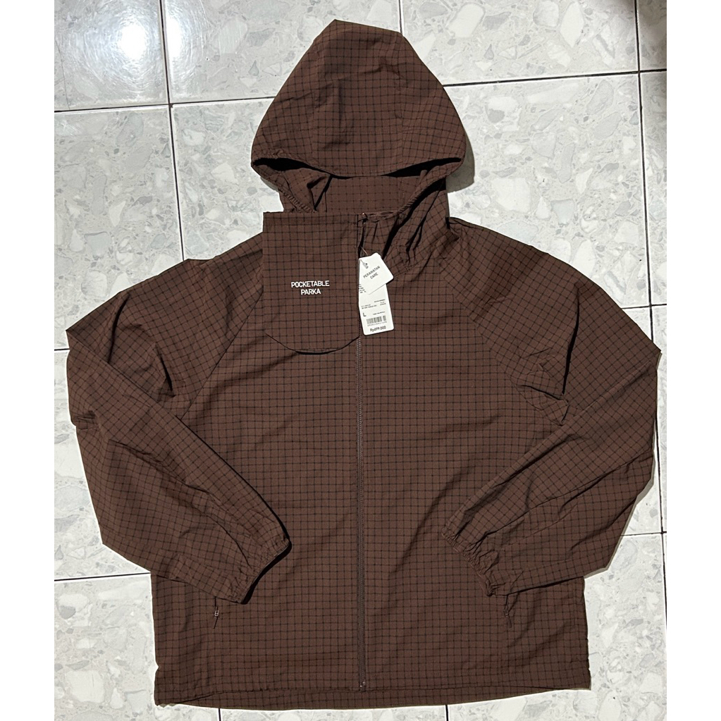 Uniqlo parka pocketable