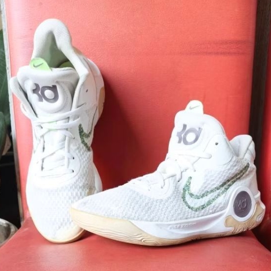 Nike KD Trey 5 IX. Size 43 insole 27.5cm. (SECOND).