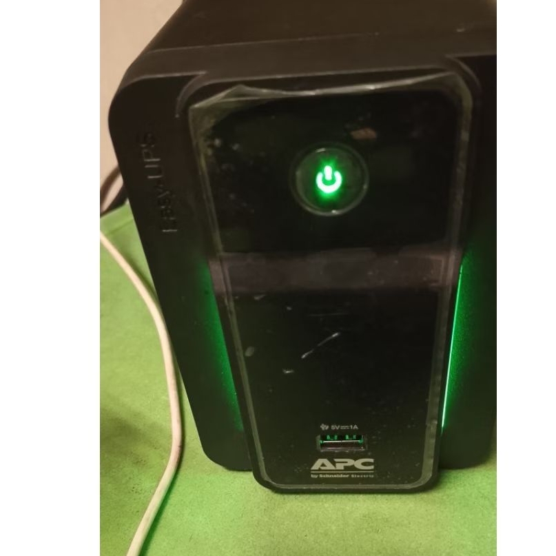 UPS apc kapasitas 350watt second kondisi normal lengkap aki 12v 7ah