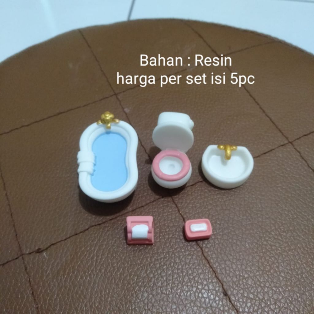 Miniatur Set BathTube Toilet Wastafel Tisu Rol Sabun Mandi