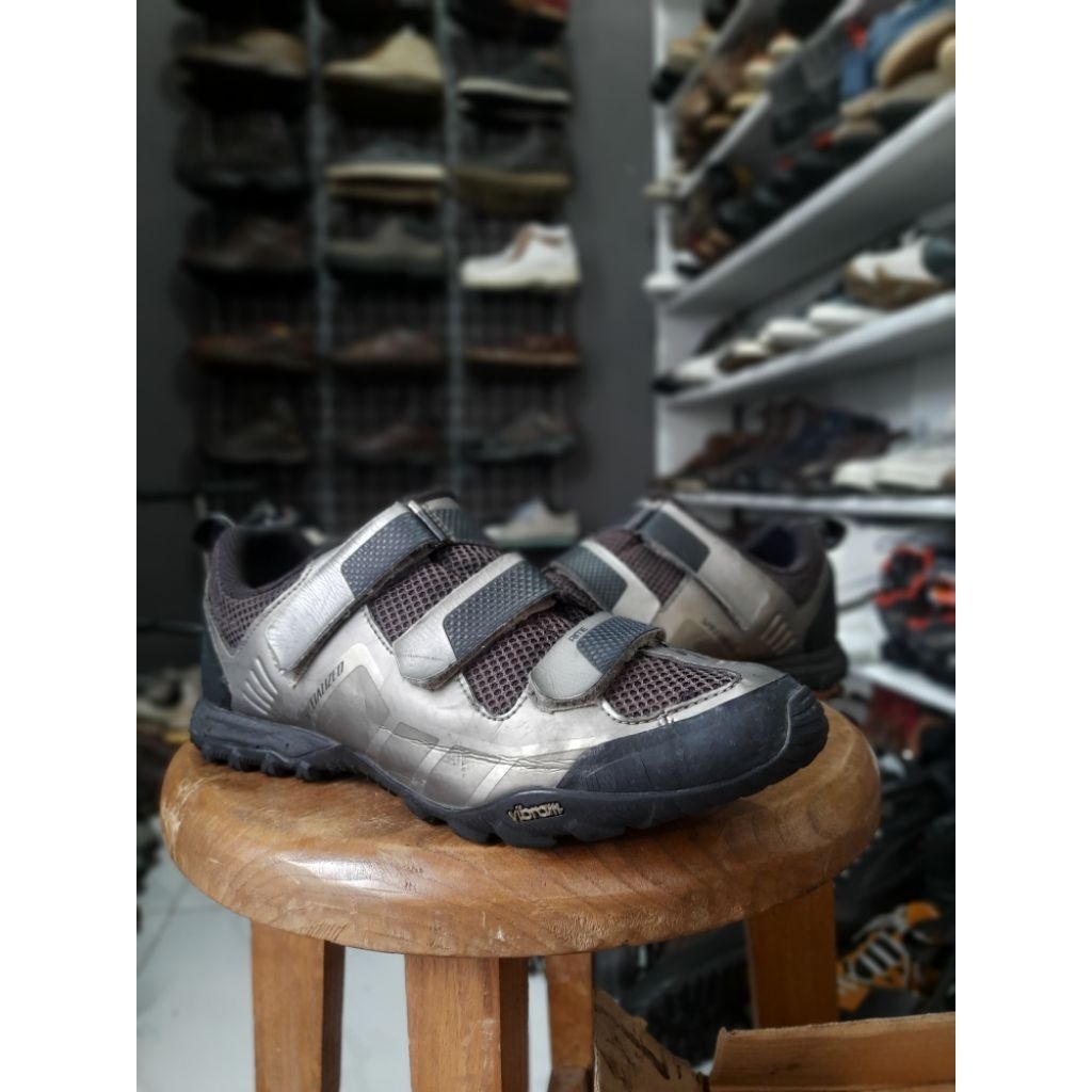 Sepatu sepeda MTB cleat SPECIALIZED vibram size 44