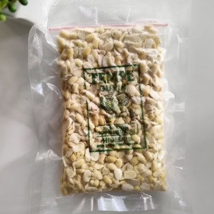 

Tempe 1/2 Jadi. Tempe Setengah Jadi. Mudah, Higienis & Lezat