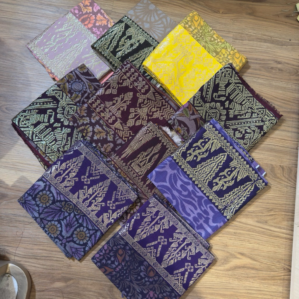 Endek Rebong Songket Kamen Tenun