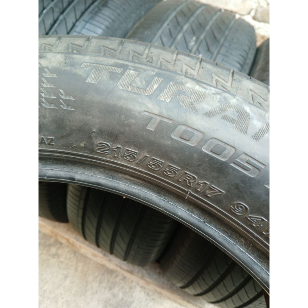 Ban Bridgestone 215/55 R17