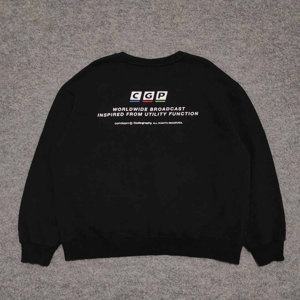 Code:graphy Woldwide Broadcast Boxy Crewneck