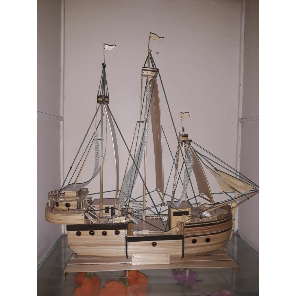 Kerajinan Tangan Miniatur Kapal bahan bambu