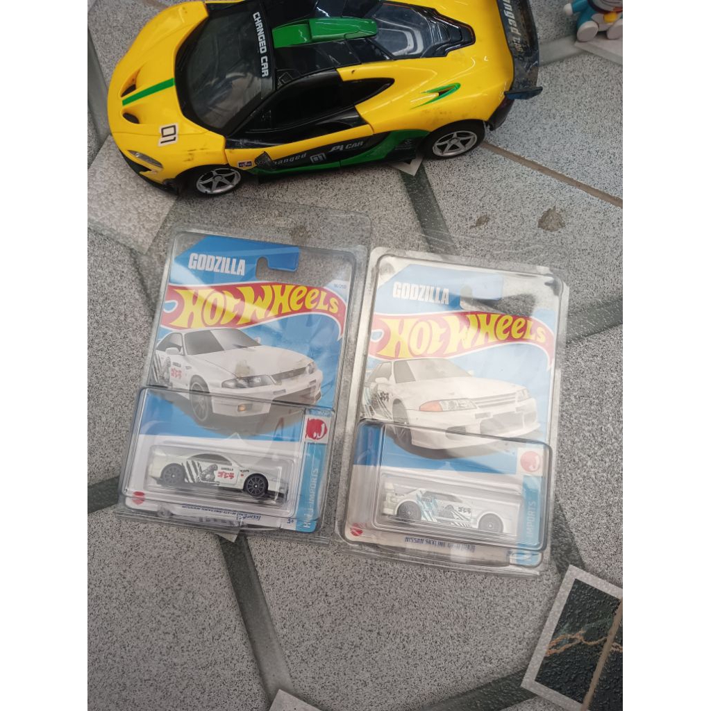 Diecast Paket HW Godzilla R32 dan R33 (Blister)