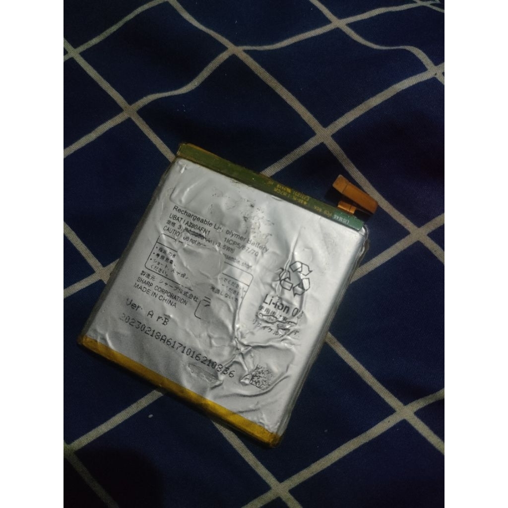 batre sharp aquos shv39 cabutan