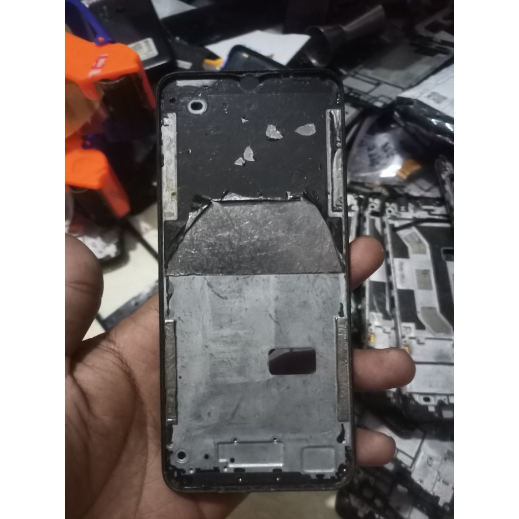 Frame Tulang Tengah Tatakan Dudukan Lcd Realme 5i / C3 Original Copotan Hp Bawaan