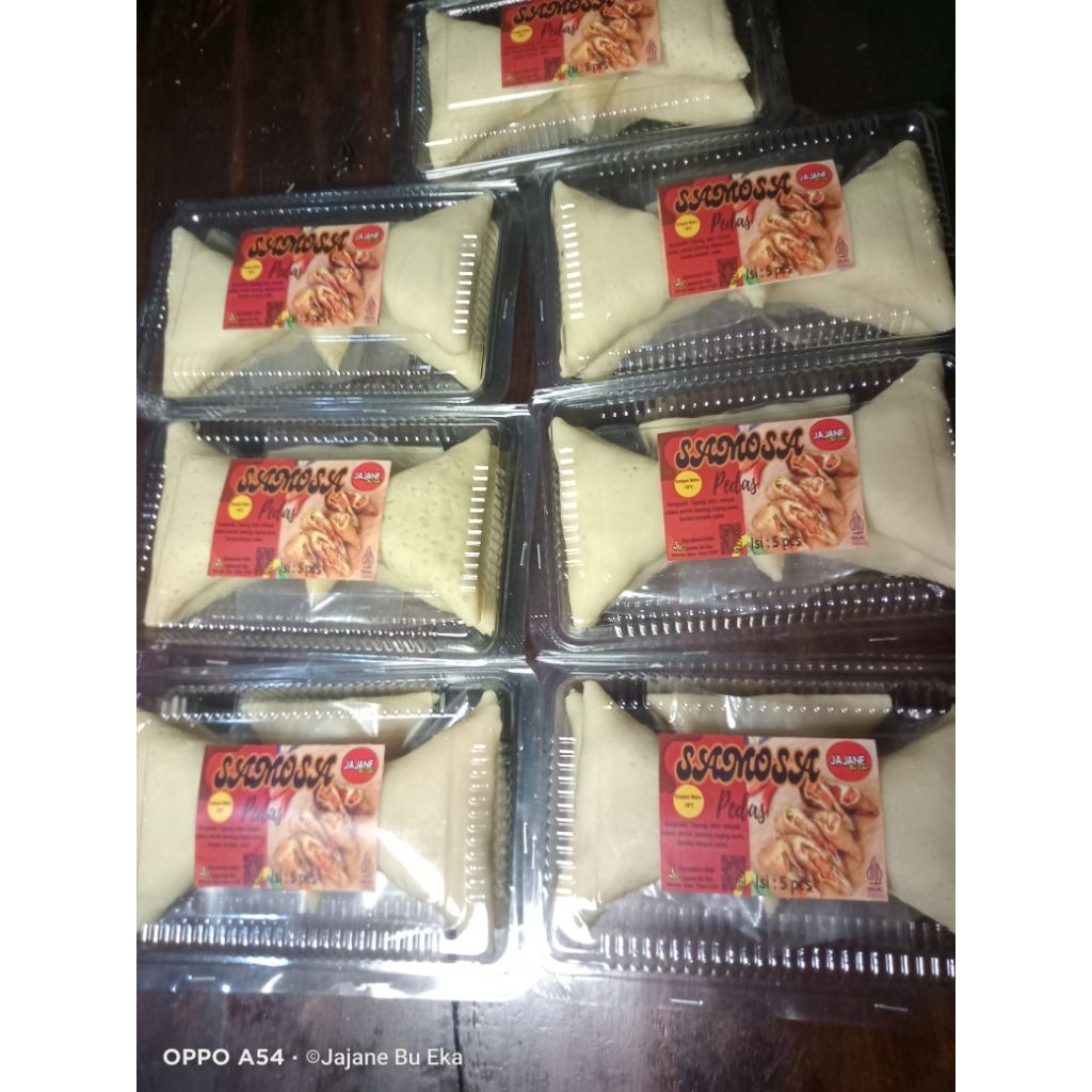 

Jajane Bu Eka Samosa Pedas