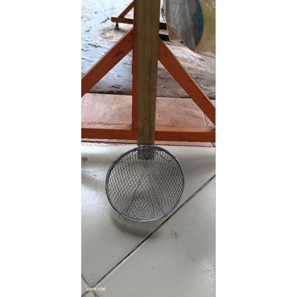 Serok Saringan Mie Ayam Ganggang Kayu Panjang 45cm Diameter 12,5cm Alumunium
