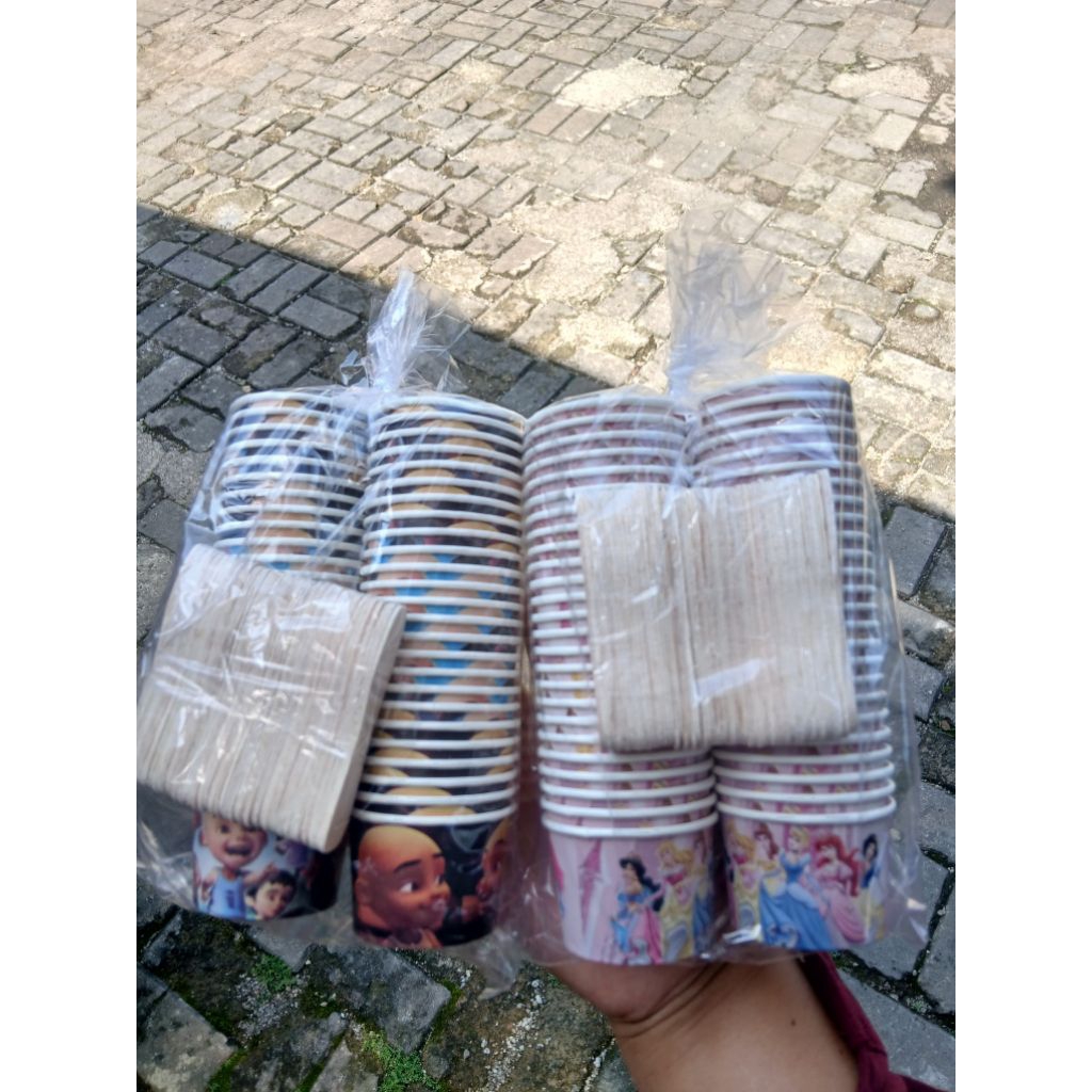 Cup Ice Cream Kertas Motif 2,5 oz + Sendok Kayu / cup es krim  Kertas 2,5oz  + Sendok Kayu isi 50 pc