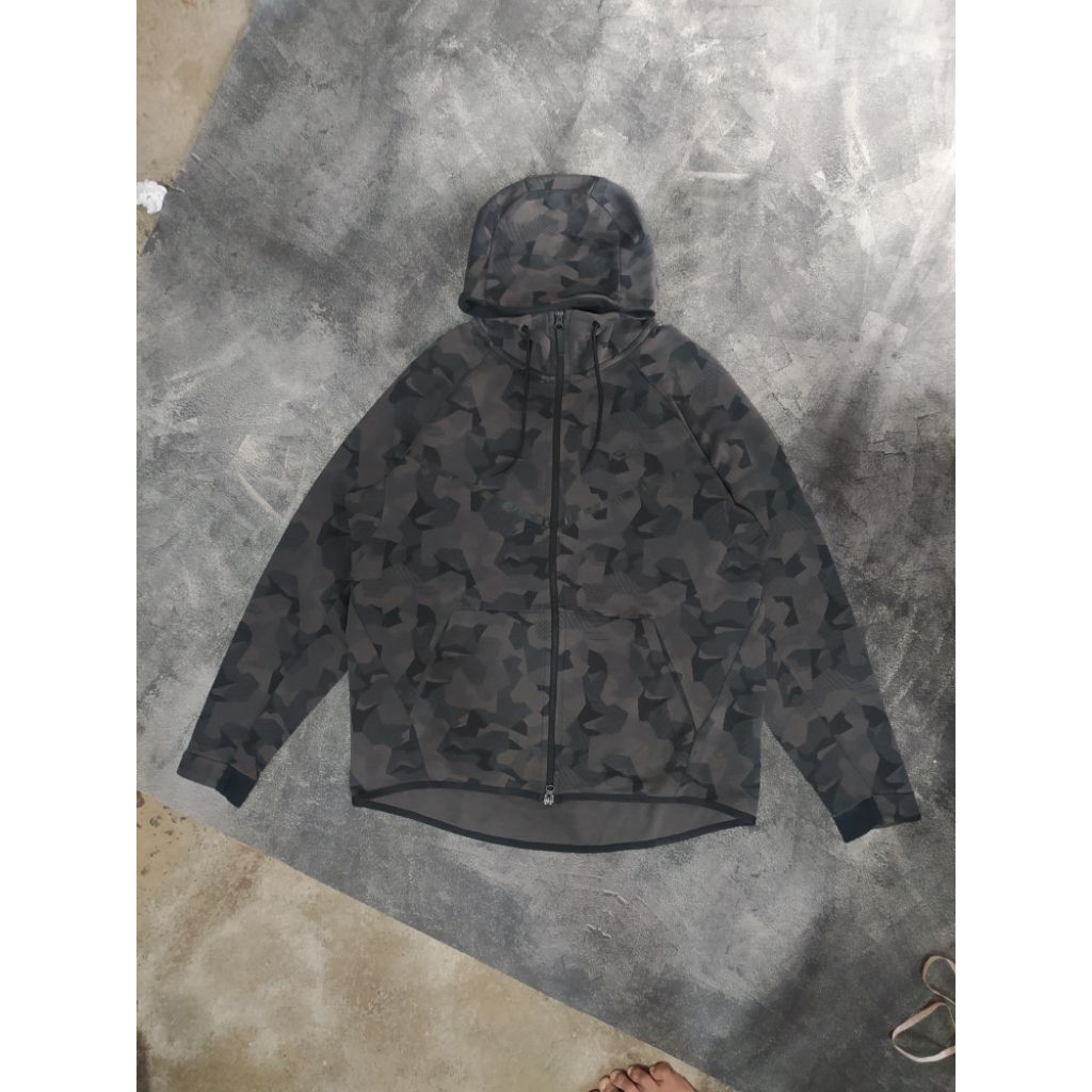 zip hoodie nike tech camo