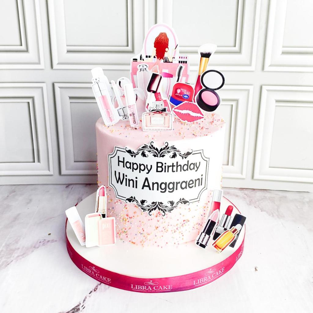 

Kue Ulang Tahun/Birthday Cake/Kue Ultah tema Make up/Make up Cake/Kue Birthday jakarta