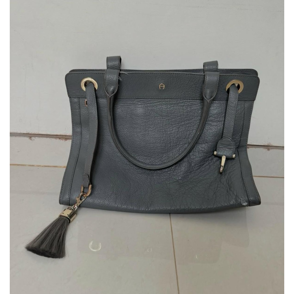 AIGNER Leather Grey Tote Bag - Authentic (Preloved)