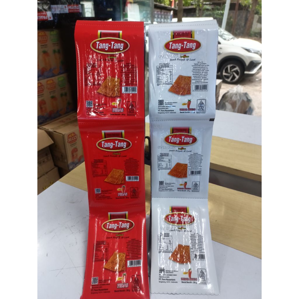 

tang tang Snack renyah dan lezat rasa pedas dan pedas manis random 1 sak isi 8 pack