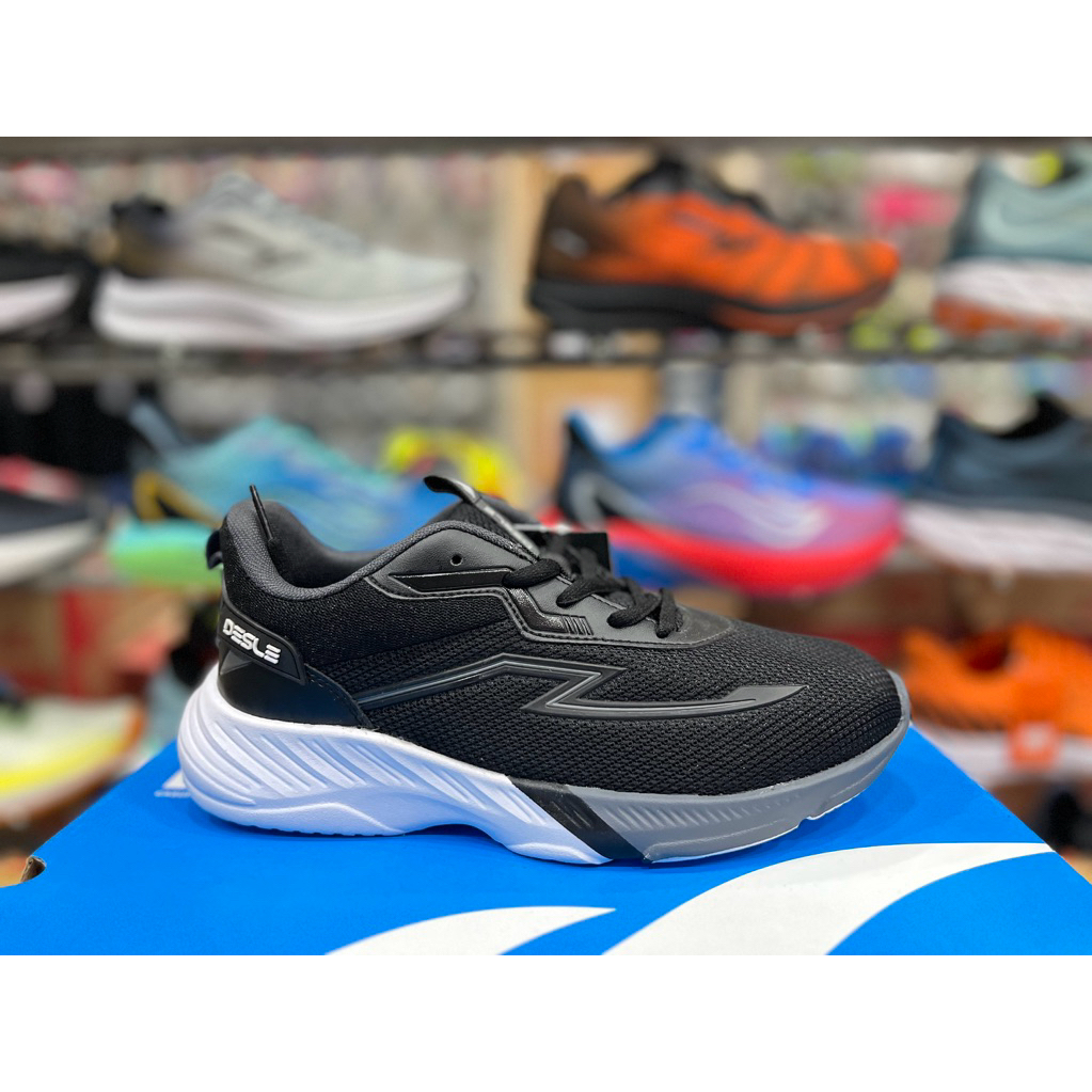 Sepatu DESLE OXFORD JR HITAM PUTIH