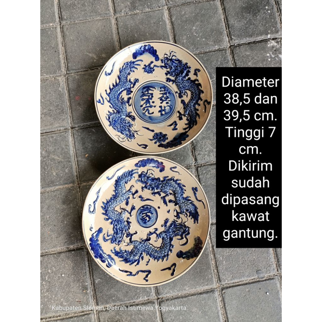 2 buah piring keramik naga timbul untuk dekorasi hiasan dinding