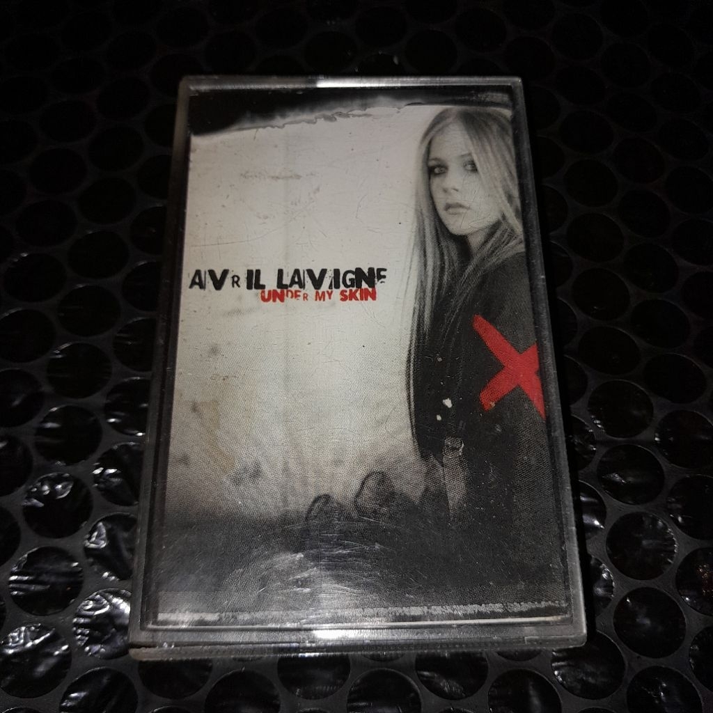 kaset pita avril lavigne under my skin