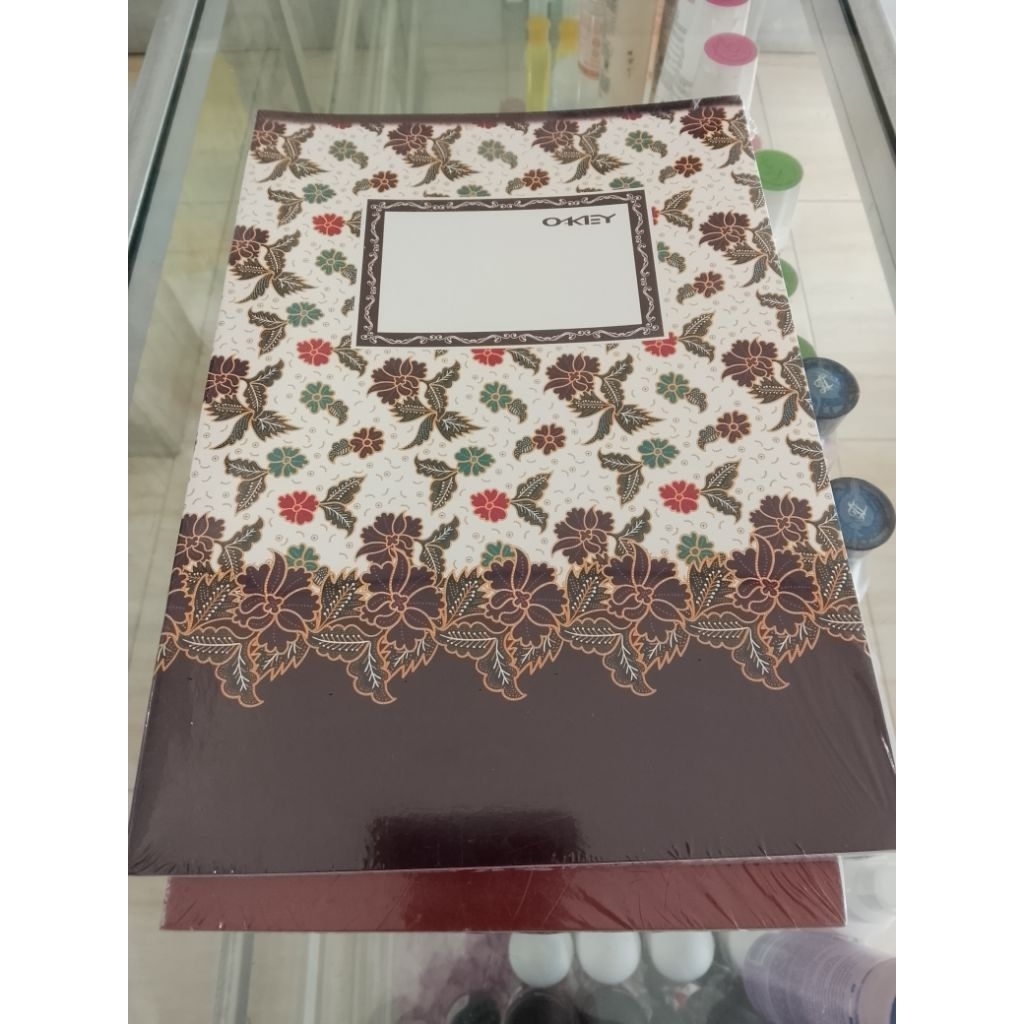 

Buku Tulis Panjang Merek OKEY 40Lembar Isi 10 - Motif Batik