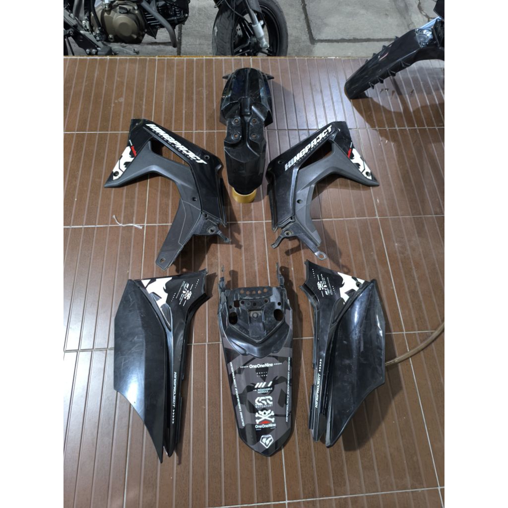 COVER SET COVER BODY SET CRF150L CRF 150 L ORIGINAL COPOTAN WARNA HITAM DECAL HITAM PUTIH MINUS TEPO