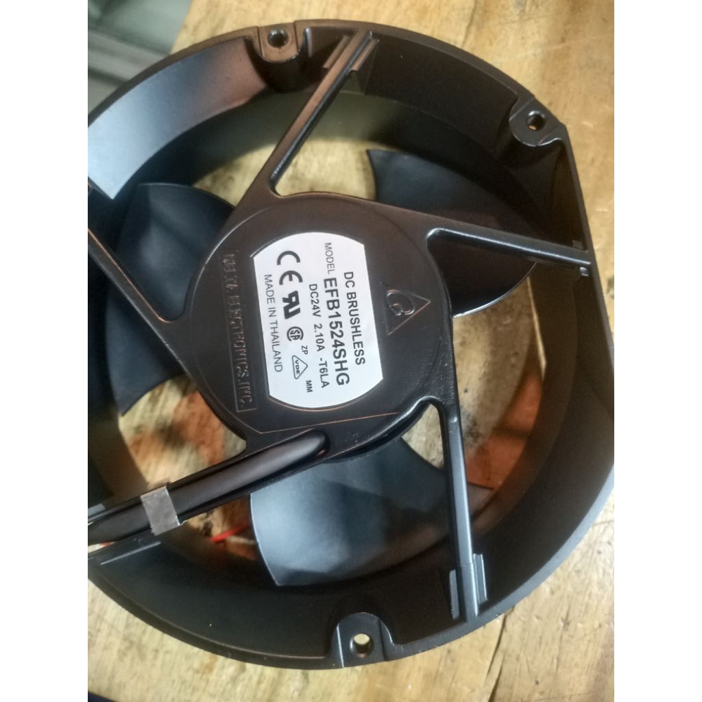 AXIAL FAN DELTA DC BRUSHLESS EFB1524SHG DC24 V 2.10A