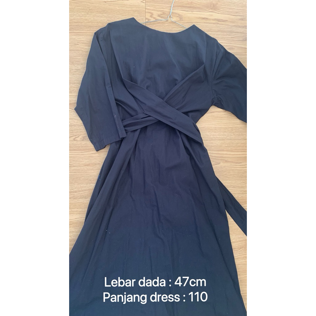 Dress hitam poplin