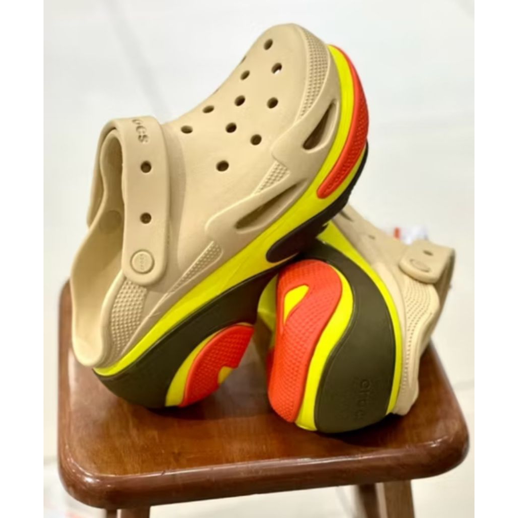 CROCS BUBBLE CRUSH CLOG UNISEX ORI 7CM FREE 3PCS JIB [Ready Stock]