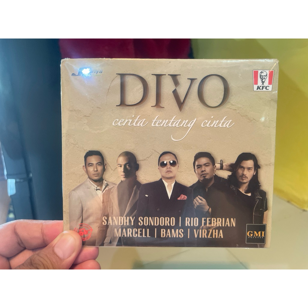 CD KFC Divo Cerita tentang Cinta