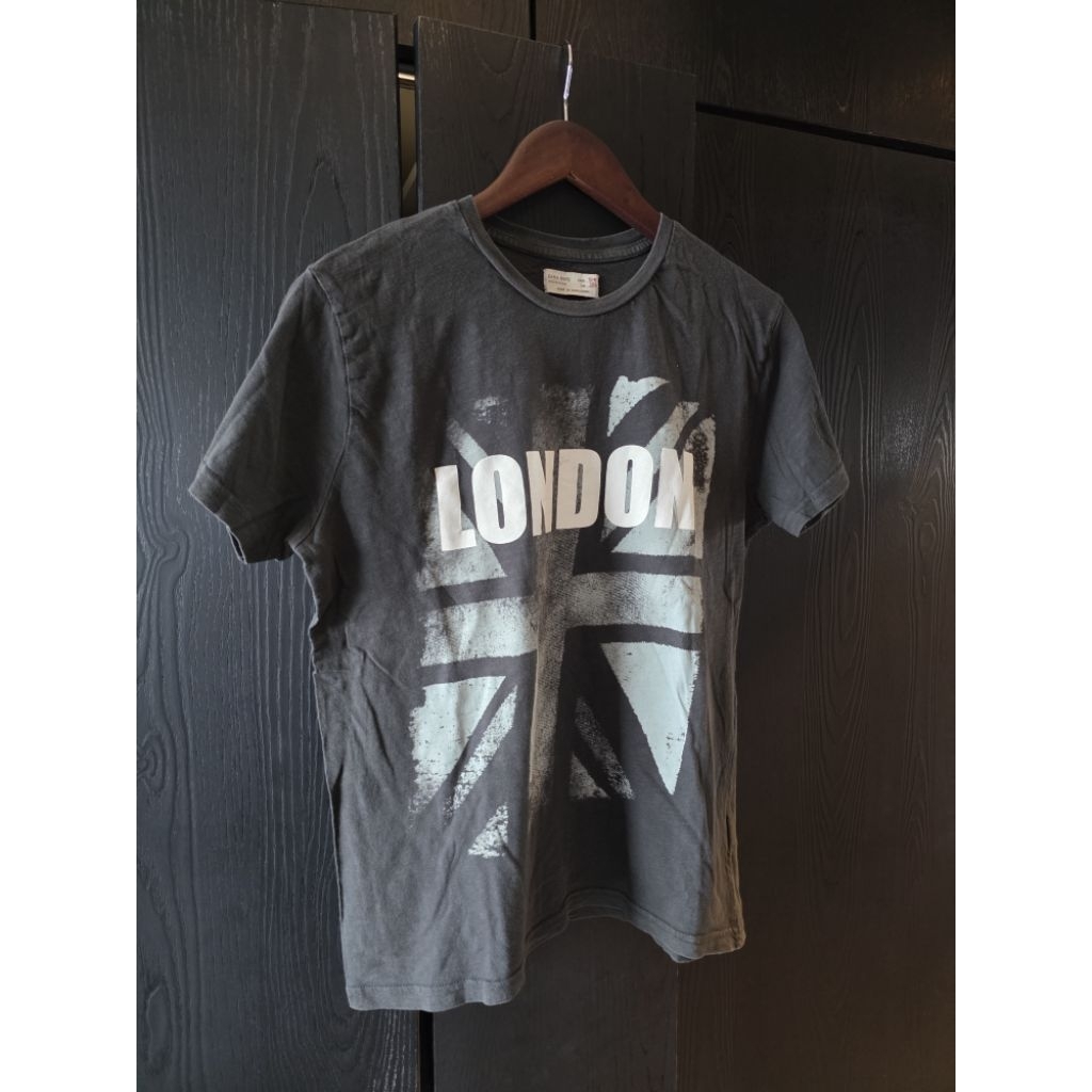 Zara Boys Collection T-Shirt LONDON. Limited Product.100% original. size 13/14 or feels like S.  baj