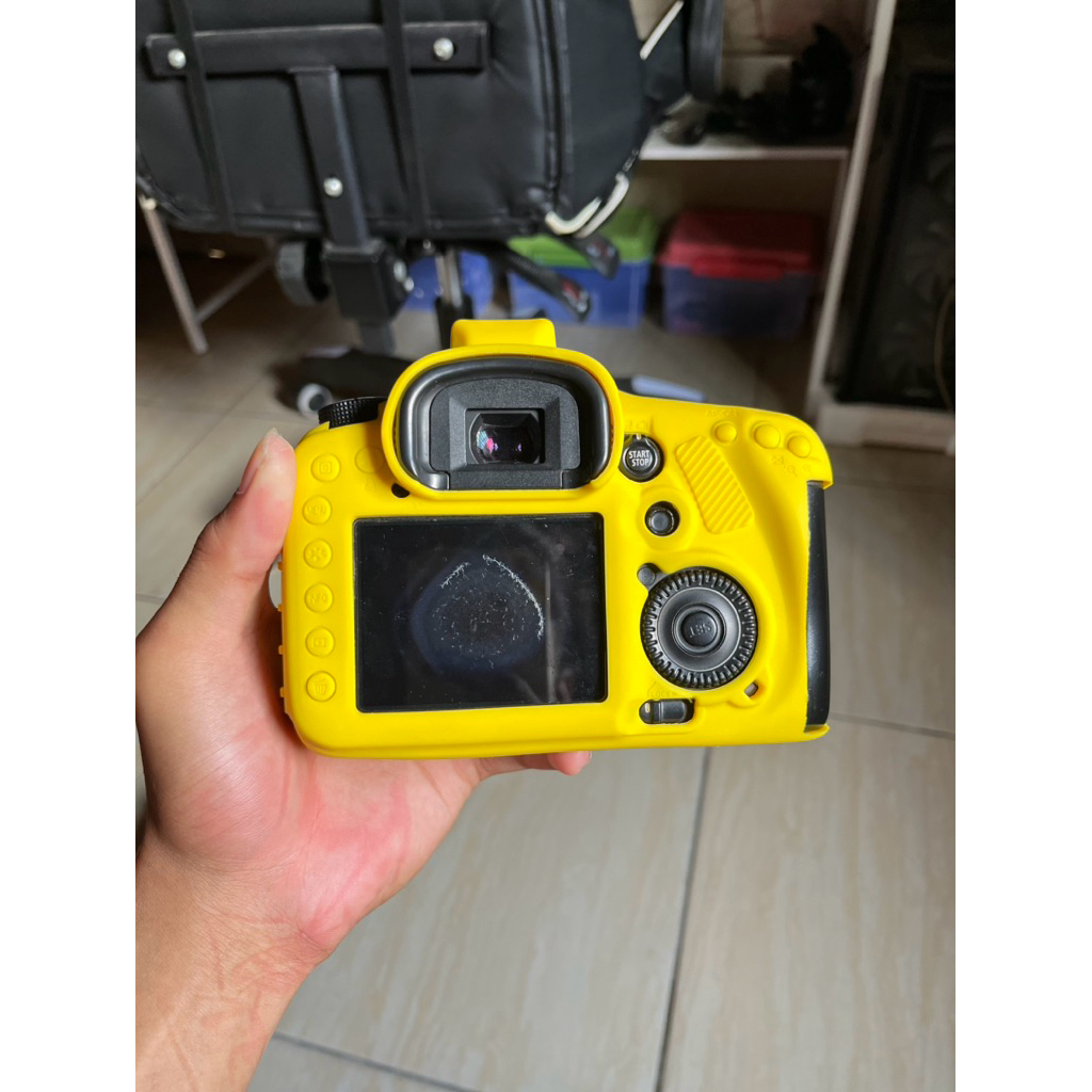 SECOND KAMERA DSLR CANON 7D BODY ONLY MULUS