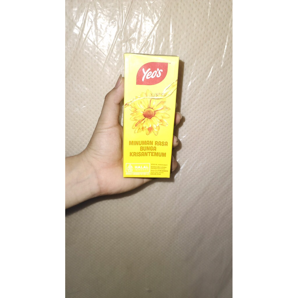 

Minuman Kemasan Yeos Krisantenum