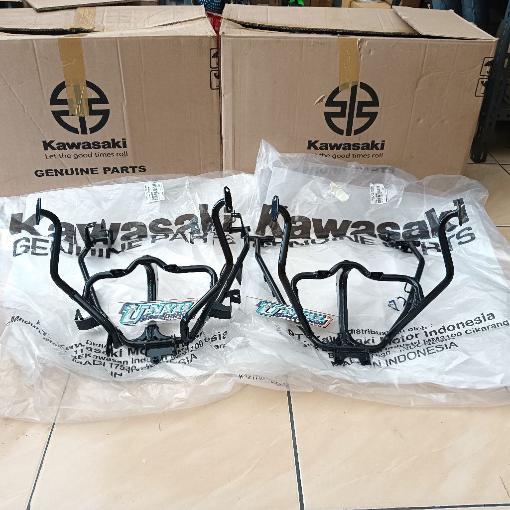 BREKET BRACKET BARONG RR OLD TANDUK RUSA BODY FAIRING SAYAP NINJA RR NEW OLD ZX ORIGINAL KAWASAKI