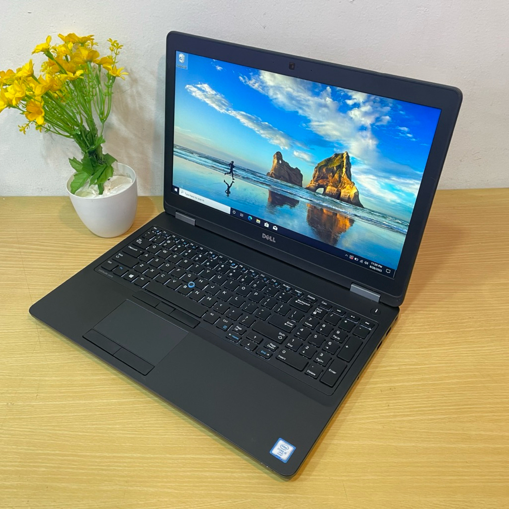 Laptop Dell Latitude E5570 Ram 8GB SSD 512GB Intel Core i5-6300U 15 Inch Mulus Original Bergaransi