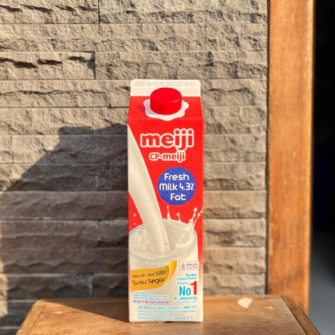 

Meiji Deluxe Milk Plain 946 ml Karton - 1 Karton Isi 12 - Meiji Pasteurized Fresh Milk Import Japan