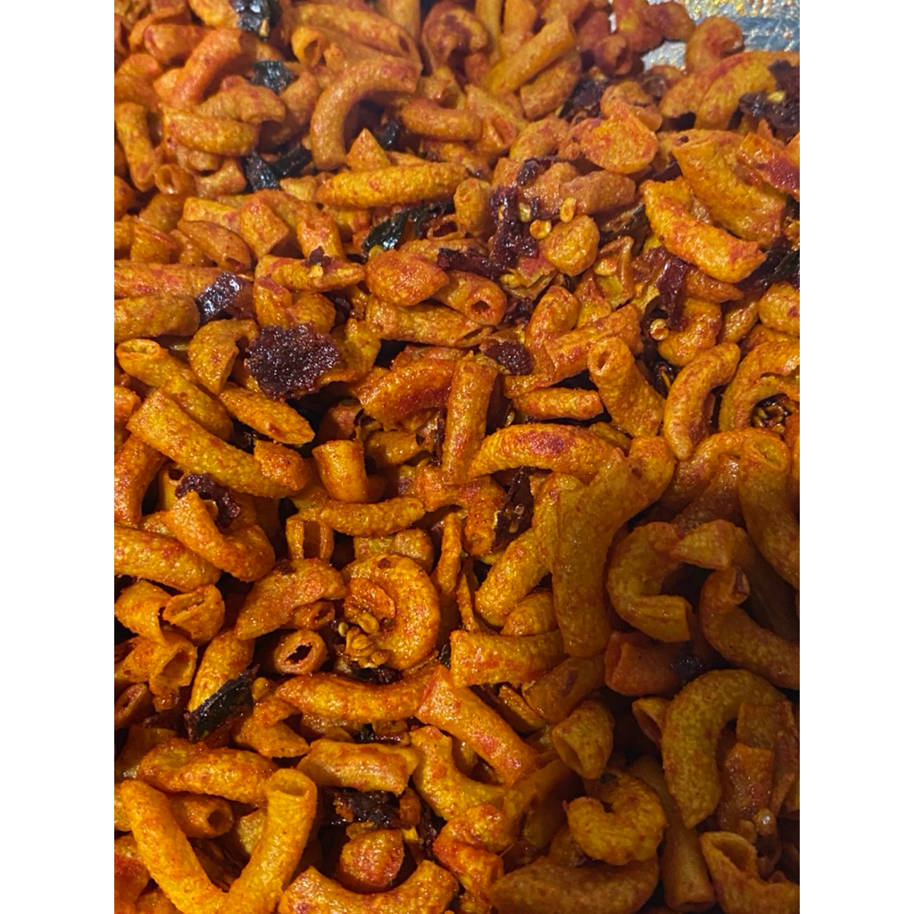 

MAKARONI PEDAS CHILI OIL PREMIUM DAUN JERUK KEMASAN250gr