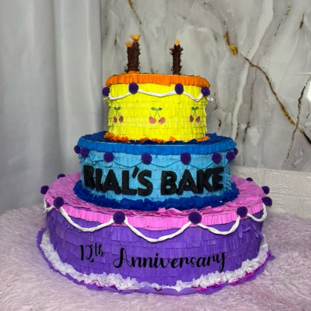Custom Pinata Cake