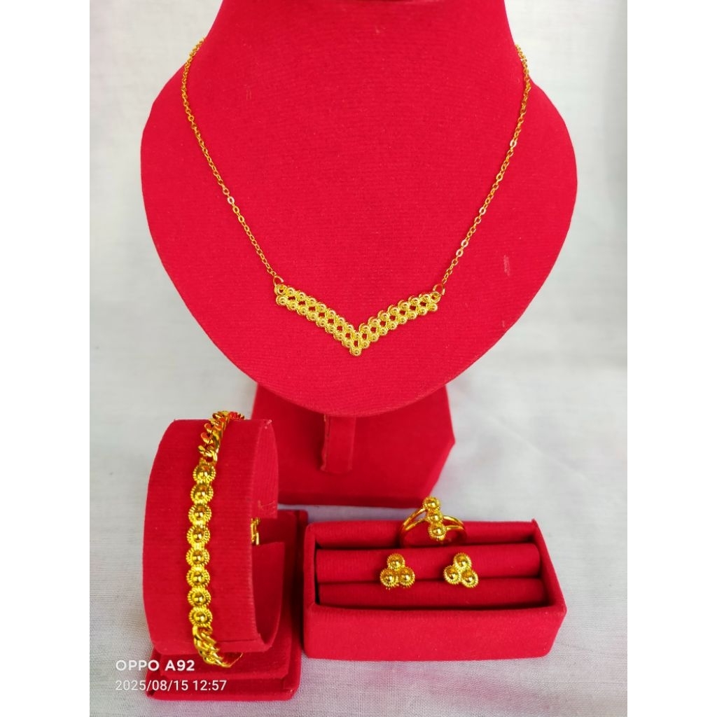 Set perhiasan emas Dubai